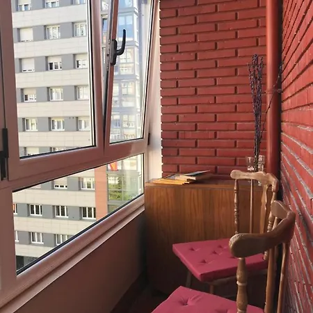 Luminoso Y Acogedor A Un Paso De La Playa Registro Turismo Vut 2467 As * Gijón